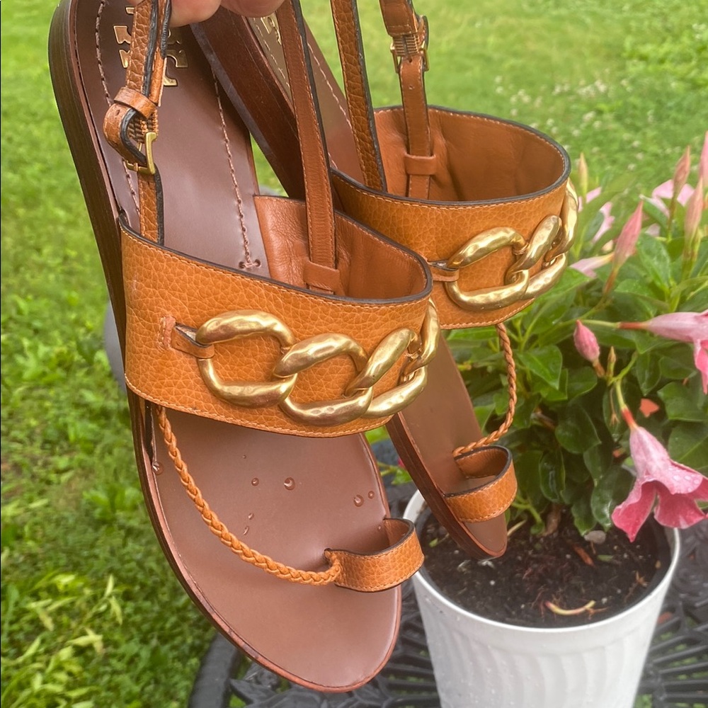 Tory Burch Chain Aged Camello Leather Sandals/       US 9 M Retail $278
